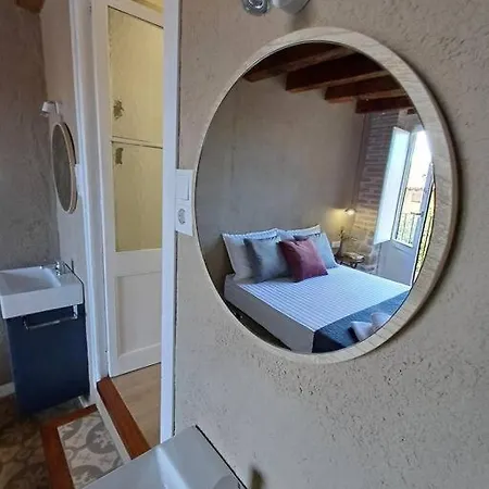 Feelhomevic. Atico Con Terraza En Centro Historico Appartement
