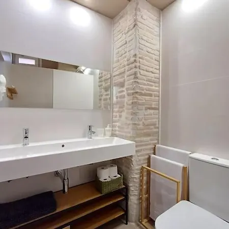 Feelhomevic. Atico Con Terraza En Centro Historico Appartement