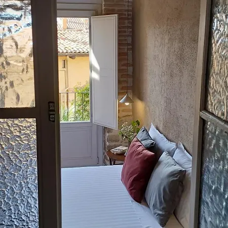 Feelhomevic. Atico Con Terraza En Centro Historico Appartement Vic